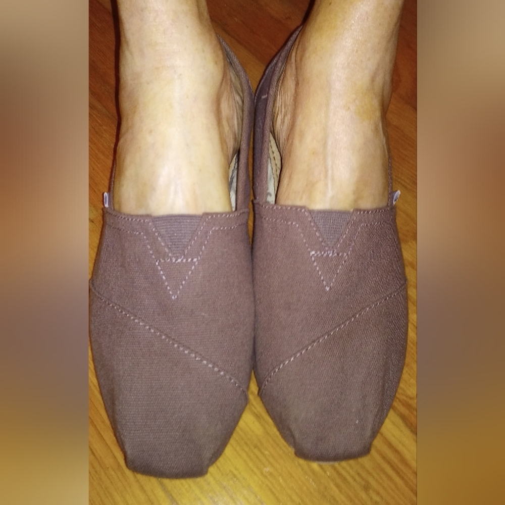 TOMS Slip Ons Gray Classic Comfort Flats Sz 8